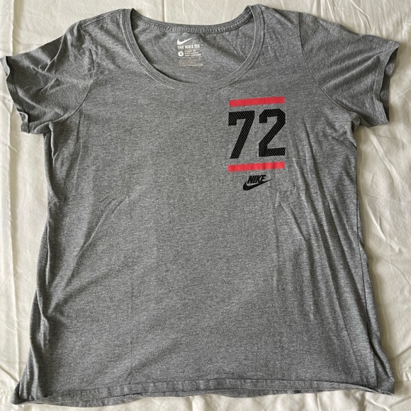 Nike Heather Gray Tee with Red and Black Accents Women’s Large - Picture 1 of 1